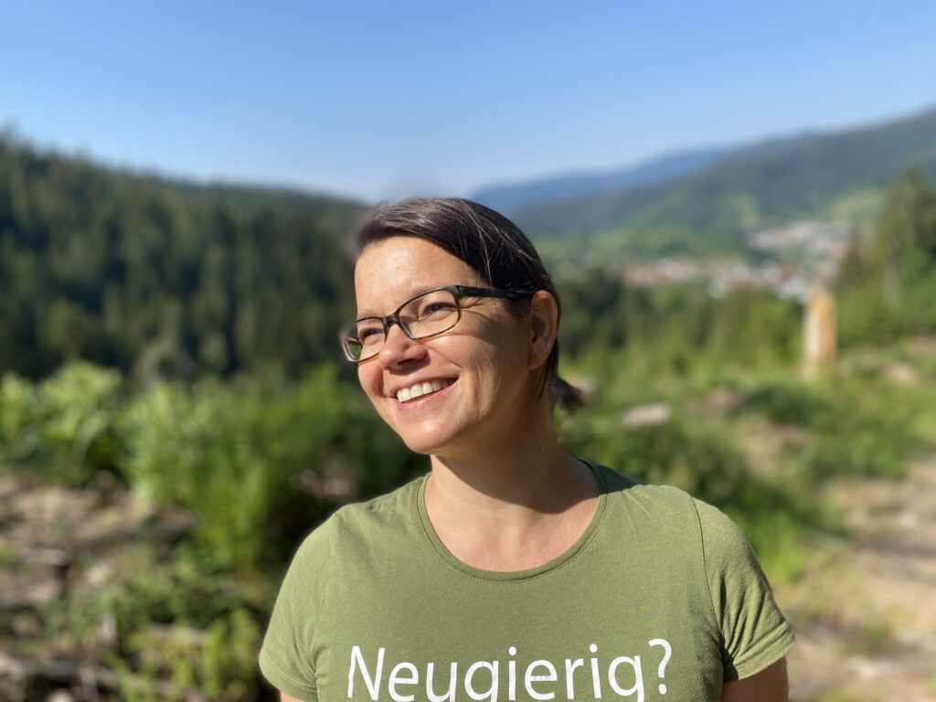 Kräuterwanderung mit Corinna Plege - die Kräuterexpertin